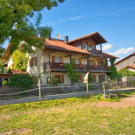 Zimmer Landgut Rosenau, hotel in Mamming