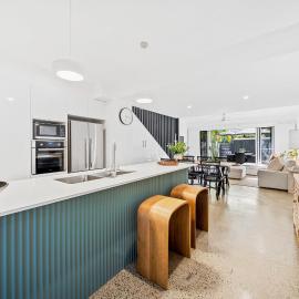 Riverbreeze - Close to Hastings 3 bed AC Pool