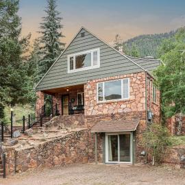 Mountain Retreat Scenic Views, Hot Tub, Fireplace