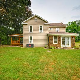 15 Mi to Penn State: Hideaway w/ Fire Pit!, Hotel in Bellefonte