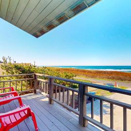 Oceanfront Studio-Beachfront Bliss & Pet-Friendly
