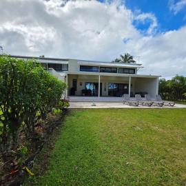 Kelly's Beach House، فندق في ارورانغي
