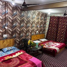 Aziz Guest House Near dal lake