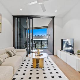 2BR Apt Lv 23 Queens Wharf Residence with Carpark - Privately Managed