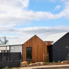Bluestone Haus - stylish home, hotel in Daylesford