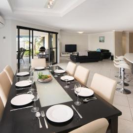 Pebble Beach House- WIFI, Theatre room, Secure yard