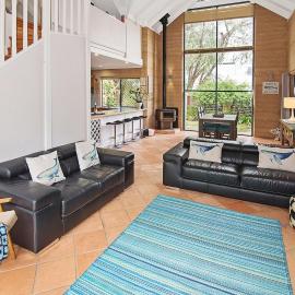 Vitamin Sea- WIFI, secure courtyard, Wood fire