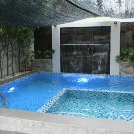 Max - Relax Staycation, hotel em Davao