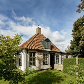 Cottage in Nes-Ameland near Coastline, hotel di Nes