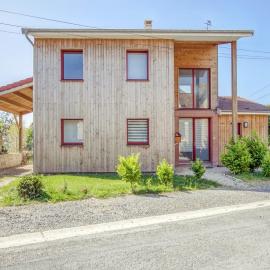 Pleasant Cottage in Challerange، فندق في Challerange
