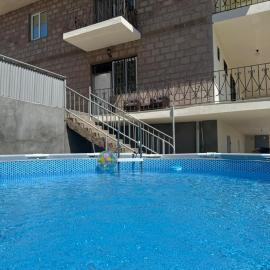 Villa Garden and Pool near Airport
