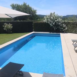 Villa in Malaucène near Mount Ventoux, hotel en Malaucène