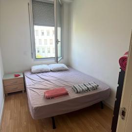 Habitación mediana, Hotel in Santa Coloma
