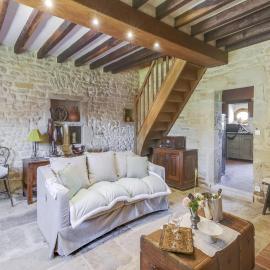 Farmhouse in Talon with Scenic Views، فندق في Talon