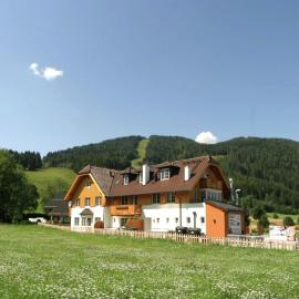 Vogue Apartment in Sankt Margarethen im Lungau near Ski Lift