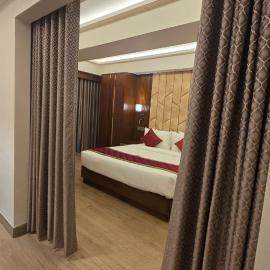 Hotel Pentagon, хотел в Ettumānūr