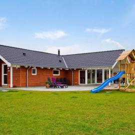 5 star holiday home in Sydals, viešbutis mieste Høruphav