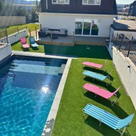 Charmandene - Luxury 5 Bed with Pool and Gated Parking, hotel u Bristolu