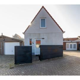 Holiday home with sun terrace facing south-pet-friendly