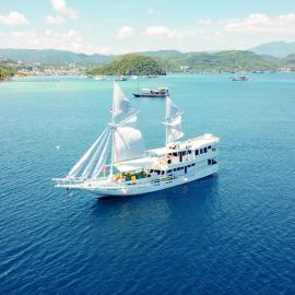 Phinisi Giona Liveonboard