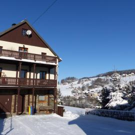 Cozy Ski Base with Garden