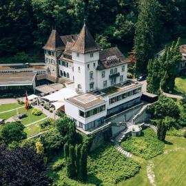 Hotel Schloss Ragaz، فندق في باد رااز