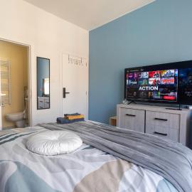 Chambres de luxe SDB WC Privés โรงแรมในเลียจ
