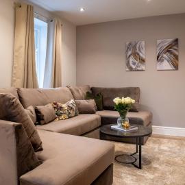 Flat 8-1 BR private parking