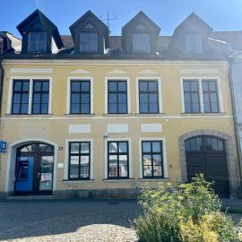 Dům na náměstí, hotel a Nová Bystřice