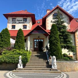 Zajazd pod Jarem, hotel Bałtówban