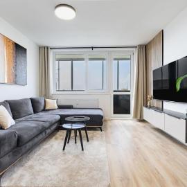 Cloud Apartment - City & Nature Escape, hotel en Koliba