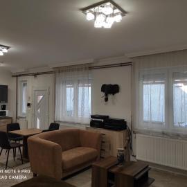 Hangjegy Apartman, hotel in Debrecen