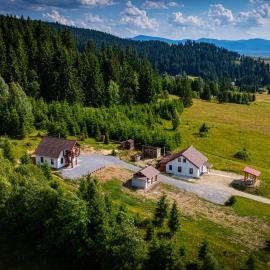 Tea Vendégházak, hotel in Ghiduţ