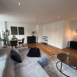 Neu eingerichtete Wohnung Apartment 75qm Boarding House Aachen Wuerselen、ヴュルゼレンのホテル