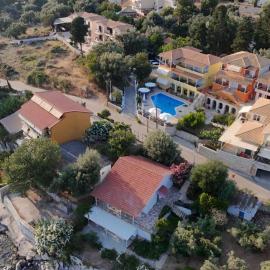 Eptanisa Hotel, hotel in Mikros Gialos