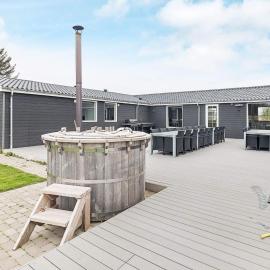 5 star holiday home in Øster Assels，Øster Assels的飯店