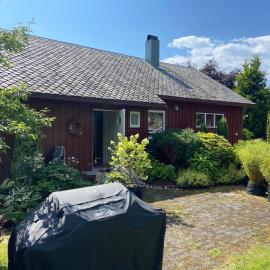 Fjord Home Near Preikestolen, Hotel in Strand
