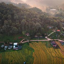 Lochi Chiangmai โลชิ เชียงใหม่, hotel i Ban Pha Mon