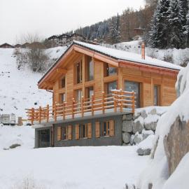 Chalet in La Tzoumaz near Ski Slopes, hotel v destinaci Riddes