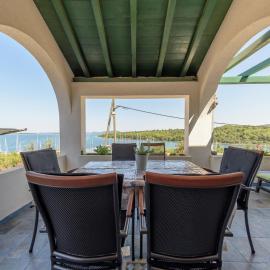 Holiday Home in Veli Rat near Saharun, hotel in Veli Rat