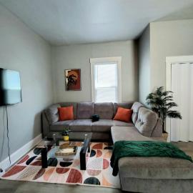 Cozy 2BR, Near Top attractions、コビントンのホテル