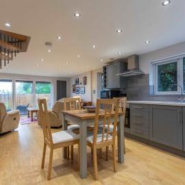 Abbey Rectory - with private parking