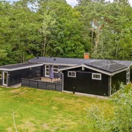4 star holiday home in Hadsund, хотел в Hadsund