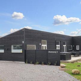 5 star holiday home in Væggerløse, hotel en Marielyst