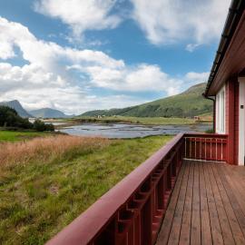 Private cabin by the sea, Lofoten, hotel u gradu Leknes