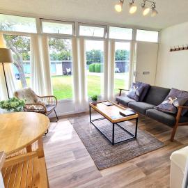 197 Broadside Holiday Chalet near Broads & Beaches، فندق في ستالهام
