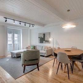BE Modern & Spacious Apartment with a Private Patio! On BICA Funicular Street - LIS Downtown