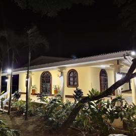 Newly Remodeled Villa Las Flores, 11 guests