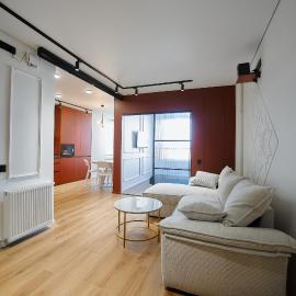 Red Wine Apartments, projector, karaoke, PS5, smart lock