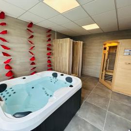 Les Nuits du Cotentin appartement meublé – hotel w mieście Quettehou